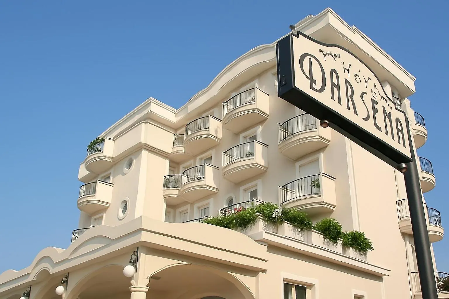 15 Hotel Family Friendly vicino all'Arco di Augusto da Prenotare