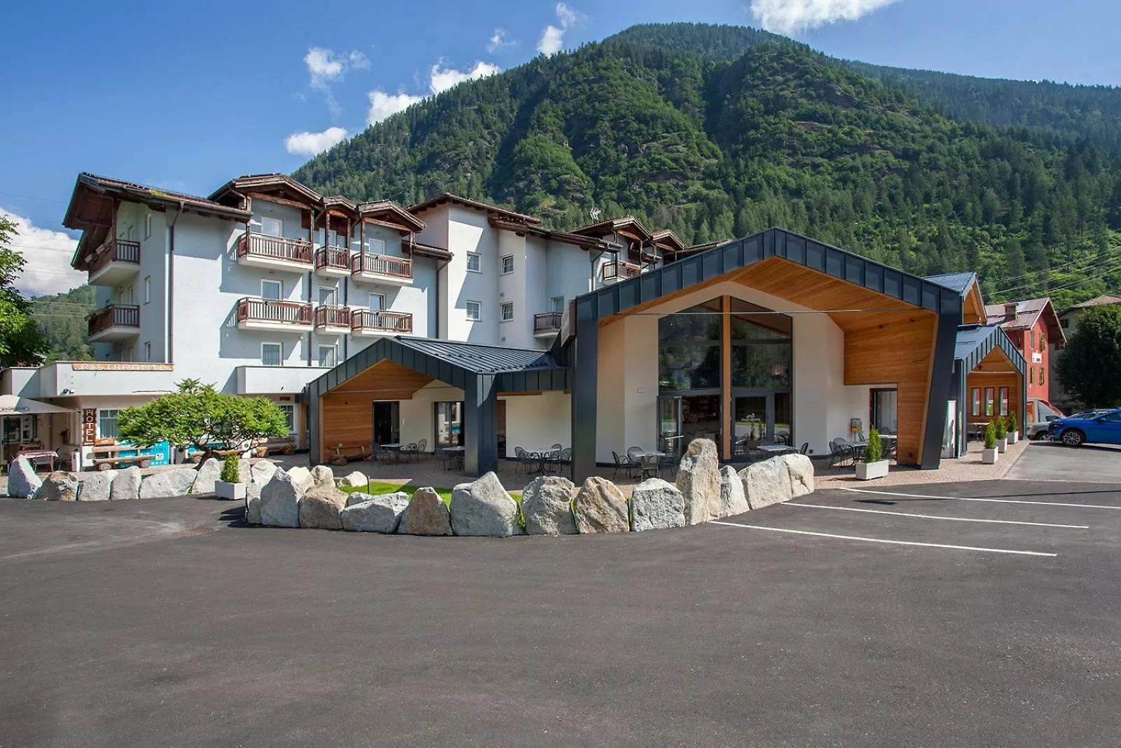 15 Hotel Centrali Vicino a Biancaneve a Mezzana e Dintorni