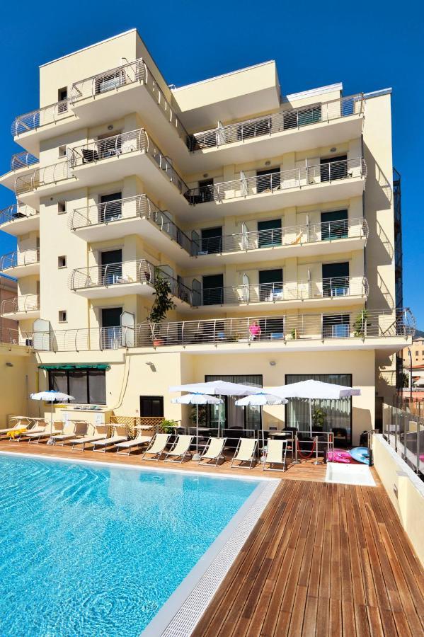 Dove Dormire vicino ai Bagni Continental: 12 Hotel Centrali a Loano